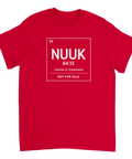 Röd t-shirt med grafiskt motiv av en periodisk ruta för Nuuk