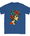 Popart t-shirt med tryck – kvinna och blommande hår i retrostil.