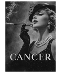 Svartvit poster i film noir-stil med elegant kvinna och texten “Cancer”