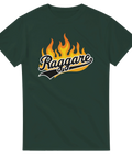 Mörkgrön t-shirt med retrotexten "Raggare" i kursiv stil, omgiven av gula och orange eldflammor
