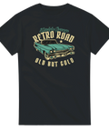 Raggartröja herr med retrobilmotiv, en stiliserad amerikansk veteranbil i gråtoner, redo för cruising och bilträffar. Kustom kultur t-shirt.