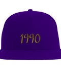 retro snapback keps med texten 1990 i klassisk 90-talsstil