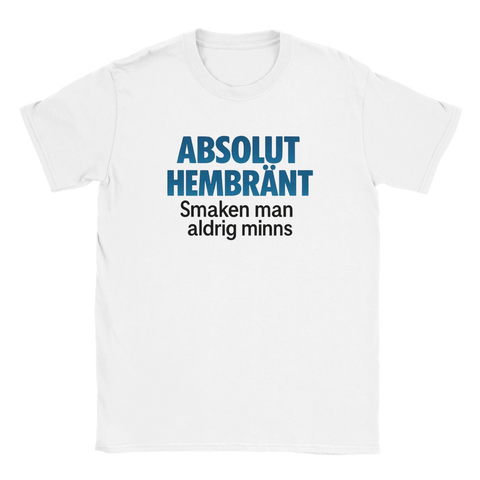 Vit t-shirt med parodisk text "Absolut Hembränt – Smaken man aldrig minns", perfekt för fest, svensexa eller som humoristisk present