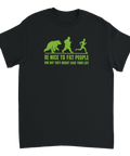 svart t-shirt med grönt tryck be nice to fat people och björnmotiv