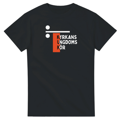 rolig t-shirt med texten kyrkans ungdomskör som formar order kuk med initialerna