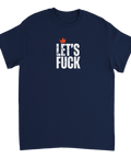 Marinblå t-shirt med vitt textmotiv “Let’s F*ck” i slitet typsnitt och liten krona