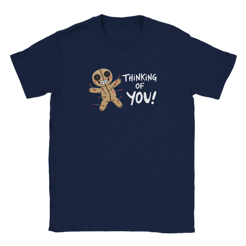 Rolig t-shirt med tecknad voodoodocka och texten Thinking of You