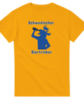Gul t-shirt med blå siluett av en älg som dricker öl och texten “Schwedischer Biertrinker”.