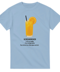 Ljusblå t-shirt med drinkrecept och glas Screwdriver med apelsinskiva.