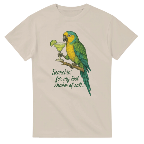 T-shirt med papegoja som håller ett margaritaglas och texten "Searchin’ for my lost shaker of salt"