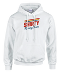 Vit hoodie med färgstark Shirty Racing Team-logga i retro 70-talsstil – perfekt för motorsport och streetwear.
