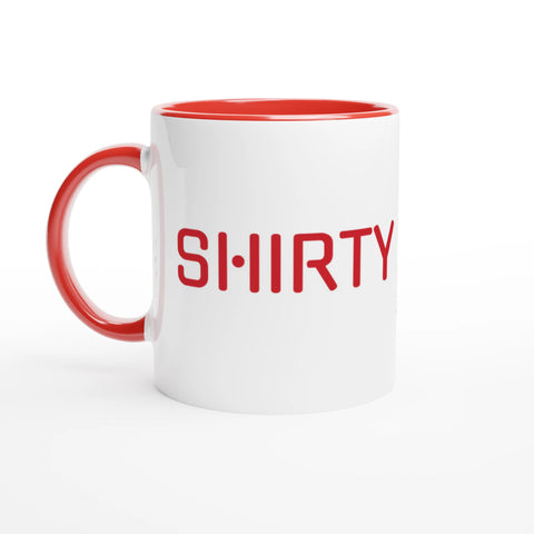 vit keramisk mugg med röd insida och handtag, shirty-tryck