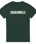 T-shirt med vit text "SKOGSMULLE" på grön bakgrund