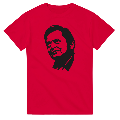 Röd t-shirt med svart grafiskt porträtt av svensk historisk profil