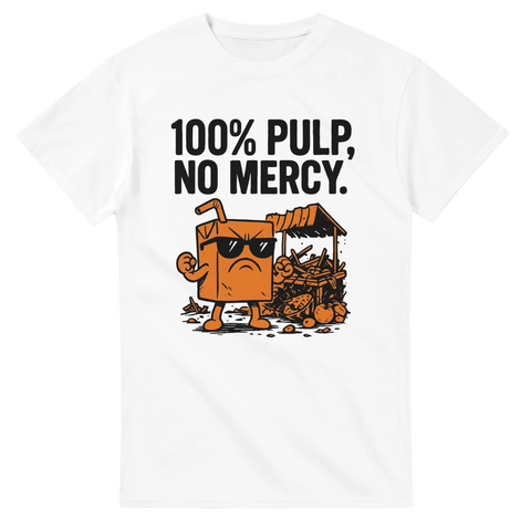 T-shirt med arg juicebox i solglasögon och texten "100% Pulp, No Mercy" ovanför.


