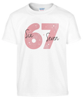 vit barn t-shirt med siffrorna six seven