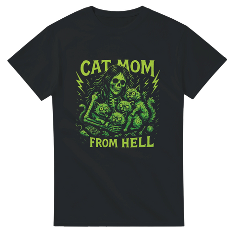 Svart t-shirt med grön neonteckning av skelettkvinna och två skräckkatter, text "Cat Mom From Hell".