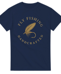 Marinblå t-shirt med elegant guldfärgad illustration av en fluga och texten "Fly Fishing – Handcrafted"