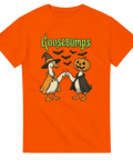 Orange T-shirt med två tecknade gäss i Halloweenkostym och texten “Goosebumps”.