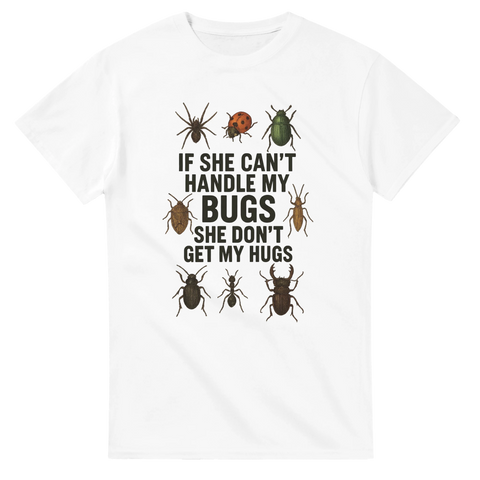 T-shirt med färgglada insekter och rolig text för insektälskare och entomologer – humor om bugs and hugs