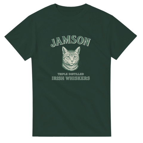 Grön katt-tshirt som parodierar Jam…son whiskey med “triple distilled whiskers”