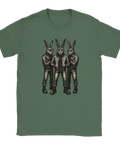 T-shirt med tre kaniner i läderjackor, grönt tyg
