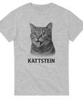 Grå t-shirt med fotorealistisk katt som räcker ut tungan och texten “Kattstein”