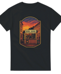 T-shirt med retrodesign av klassisk svensk korvkiosk i kvällsljus.