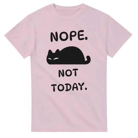 Rolig t-shirt med sovande katt och lat söndagskänsla