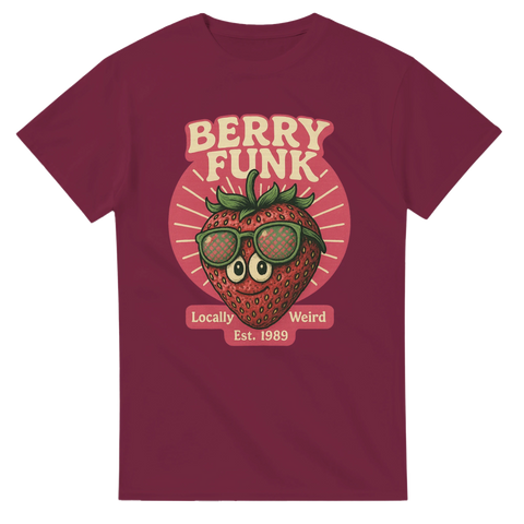 T-shirt med en tecknad jordgubbe med solglasögon och texten “Berry Funk – Locally Weird Est. 1989”