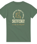 Militärgrön t-shirt med texten "Skitfiske! – om det ska bli fisk" och illustration av en fiskare med krok