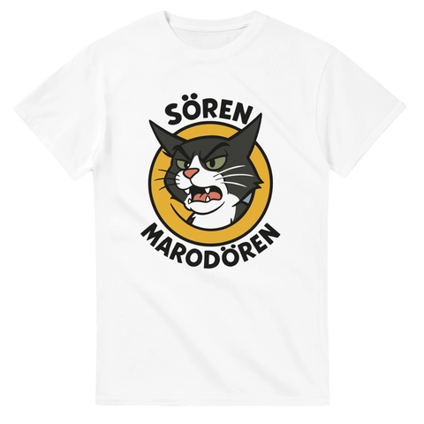 Vit t-shirt med sköldemblem av arg katt och texten “Sören Marodören”