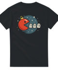svart T-shirt med motiv av en röd julkula i Pac-Man-stil som jagar tre vita spöken