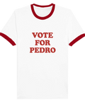 Ringert-shirt med rött runt krage och ärmar med röd text Vote for Pedro