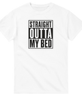 t-shirt med svart text Straight Outta My Bed i boxad stil