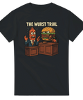 En tecknad t-shirtdesign som visar en korv som advokat och en hamburgare som åtalad i en rättegångsscen, med texten "The Wurst Trial"