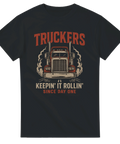 T-shirt med retro lastbilsmotiv och text Truckers Keepin’ It Rollin’