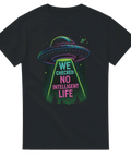 Svart T-shirt med UFO i neon med natthimmel i bakgrunden och texten "We checked: No intelligent life"