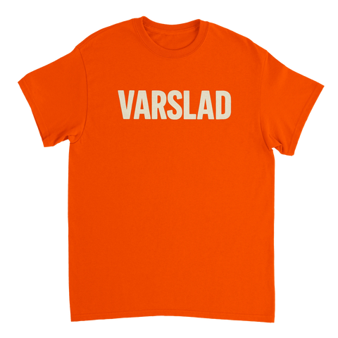 T-shirt med stor text "Varslad" för arbetare som blivit varslade