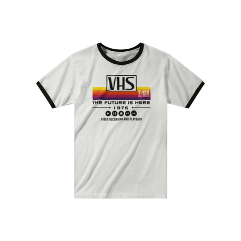 T-shirt med VHS The future is here och retro design