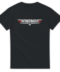 Svart t-shirt med retroinspirerat flygemblem och texten “Wingman”