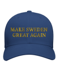 Blå keps med guldig broderi med texten "Make Sweden Great again"