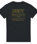 svart t-shirt med gult tryck best grandpa in the galaxy i rymdstil