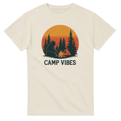 Naturinspirerad T-shirt med camping och skog