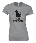 Grå dam-t-shirt med svart siluett av en katt och texten "Cat Person"