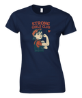 T-shirt för kvinnor med tryck: "Strong Girls Club" och en tecknad flicka som gör en styrkegest