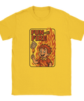 Gul retro t-shirt med texten "Fun with Fire" och en tecknad glad pojke med tändsticka och stora eldslågor i bakgrunden