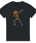 Rolig Halloween t-shirt med skelett och pumpahuvud som dabbar.