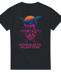 T-shirt med rymdval, synthwave-solnedgång och texten "Intergalactic Splash Zone"