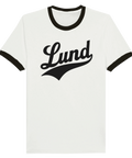 Vit ringer t-shirt med svarta muddar och svart “Lund”-text i retrostil
